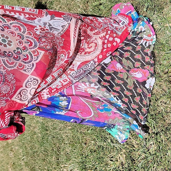 Ash & Sara | Reversible Floral and Paisley Print Flowy Chiffon Dress - Picture 5 of 11